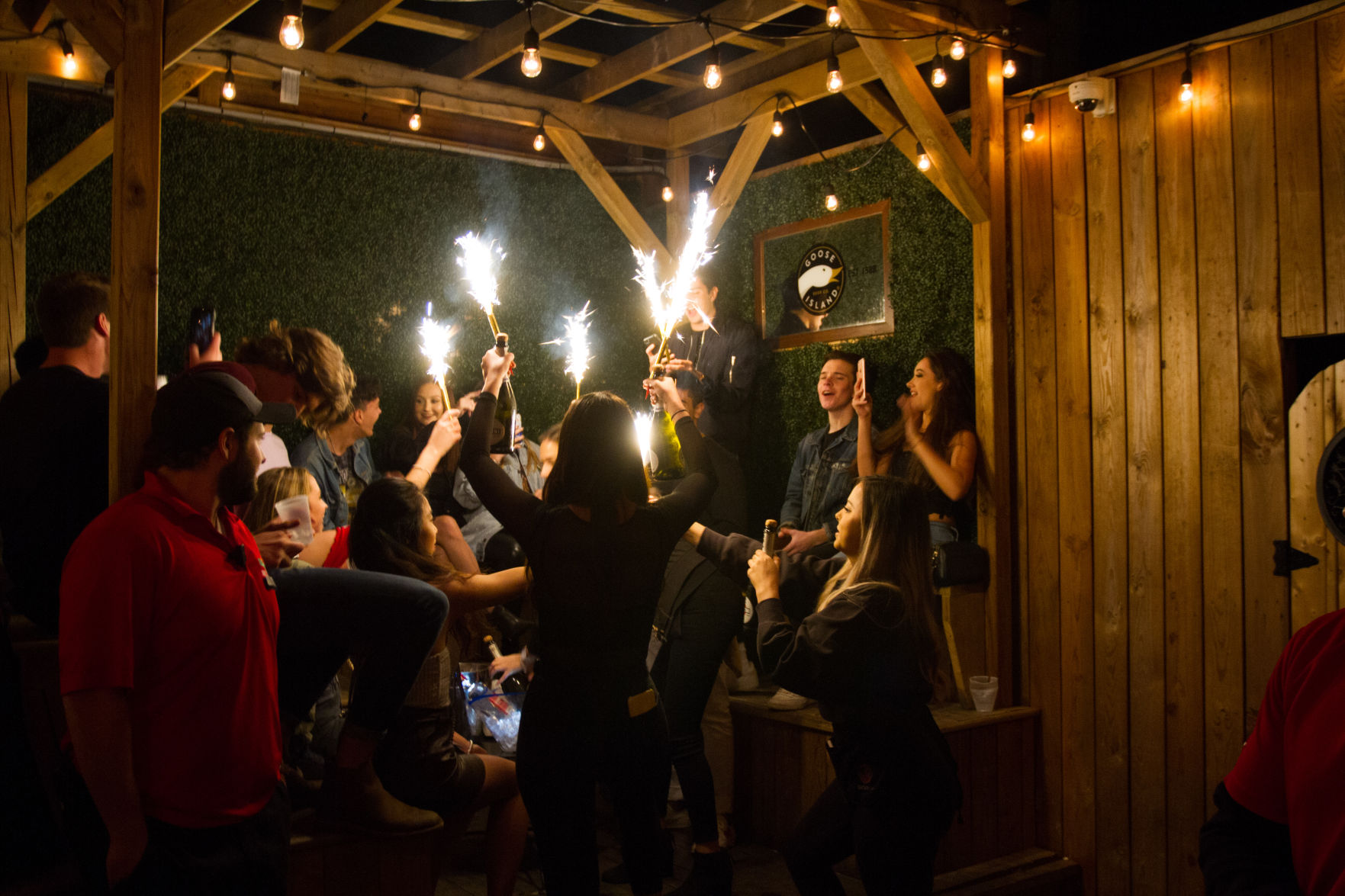 Bar Hop: The Barking Frog (Photo 5)